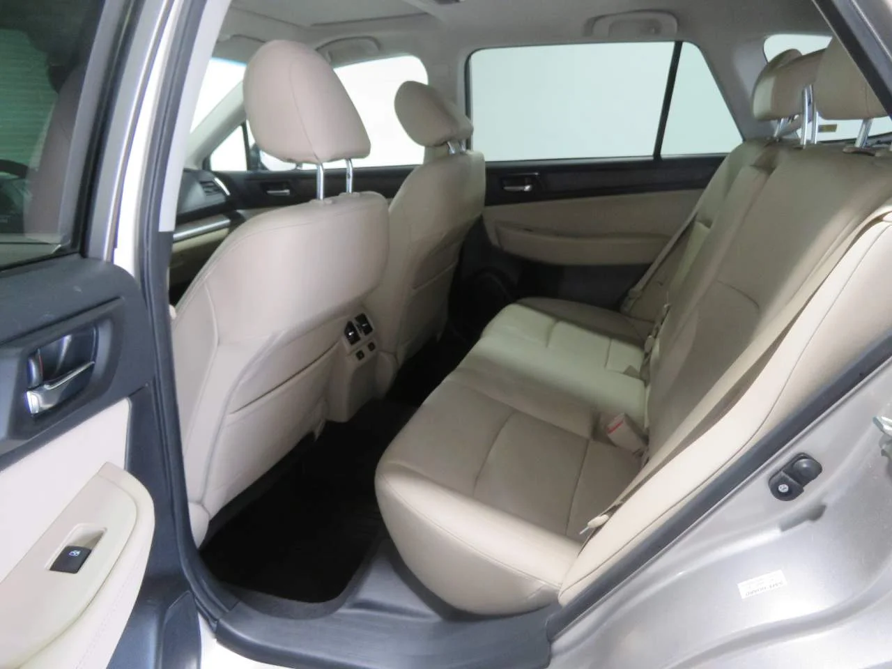 Used 2017 Tungsten Metallic Subaru 3.6R Limited image 15