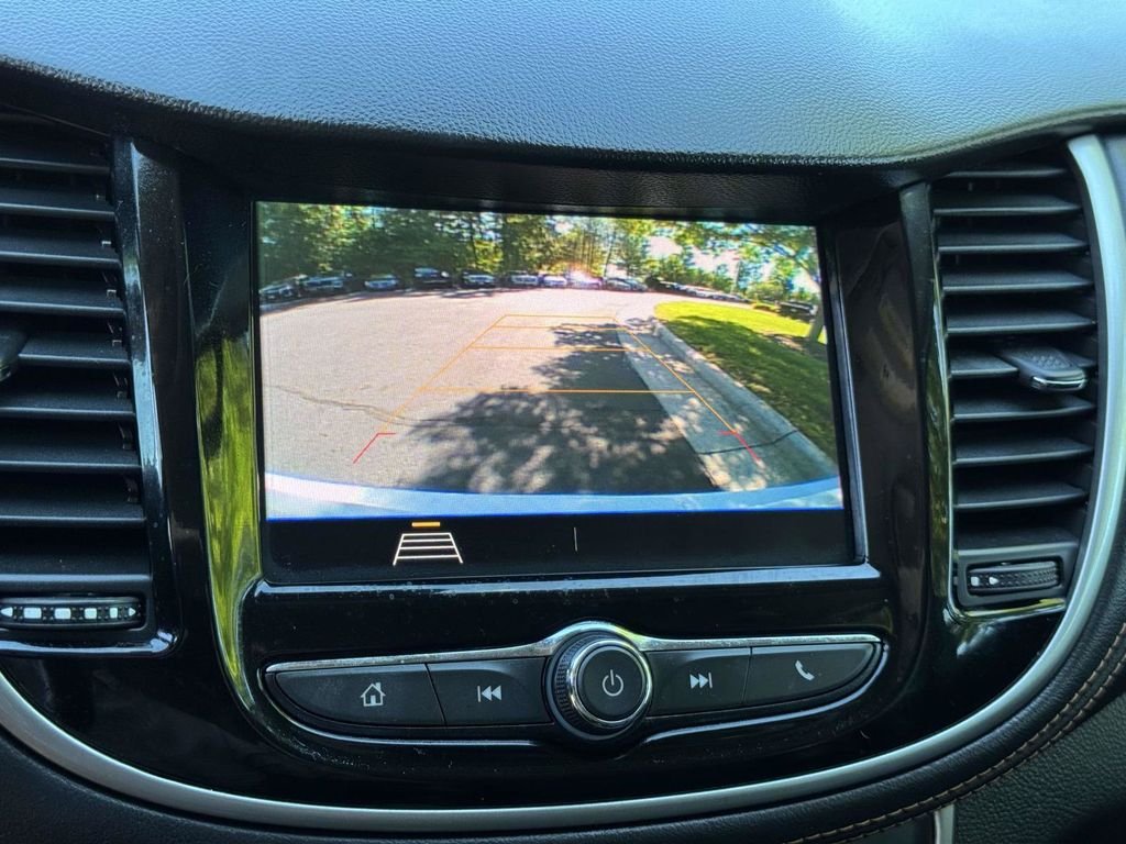 Used 2020 White Chevrolet LT image 5