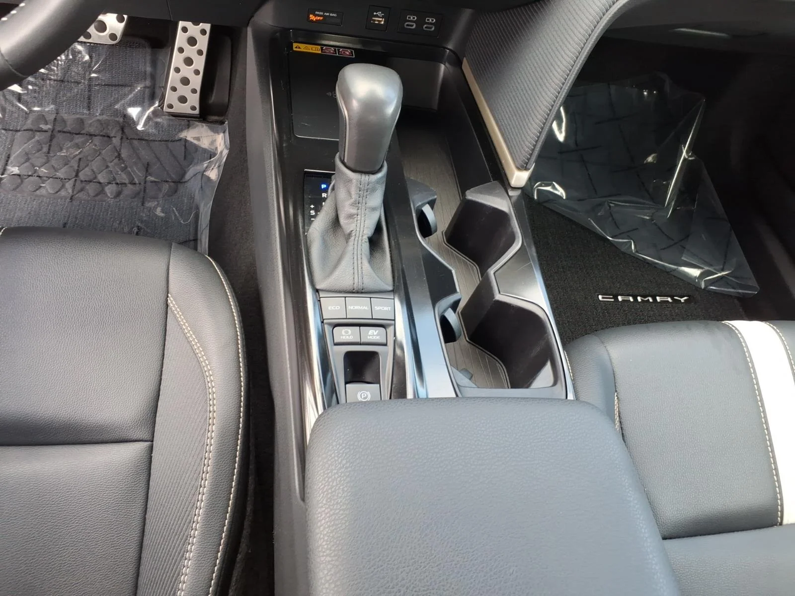Certified Used 2025 Reservoir Blue Toyota SE image 15