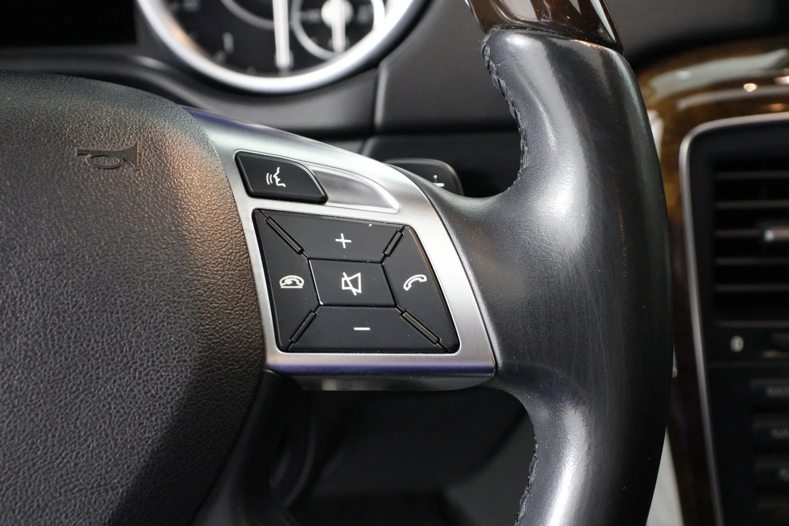 Used 2015 designo Magno Night Black Mercedes-Benz G 63 AMG® image 11