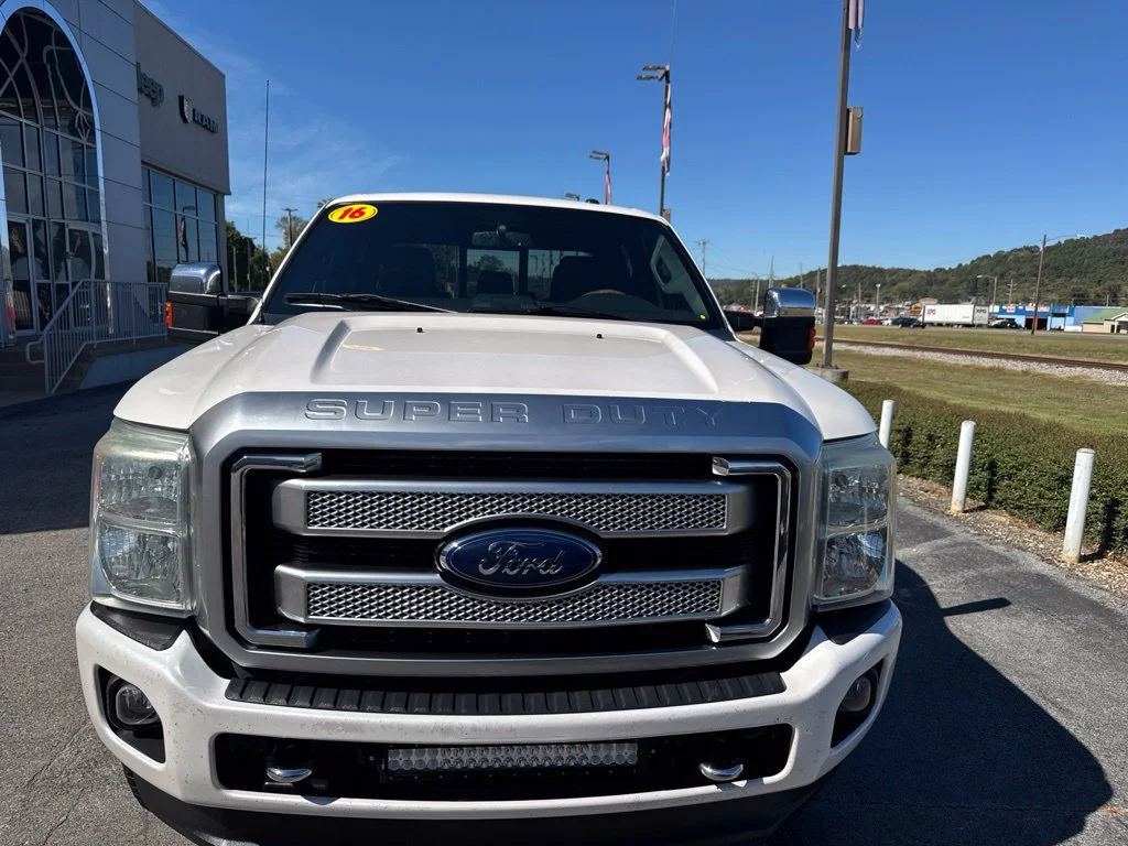 Used 2016 White Platinum Clearcoat Metallic Ford Platinum image 40