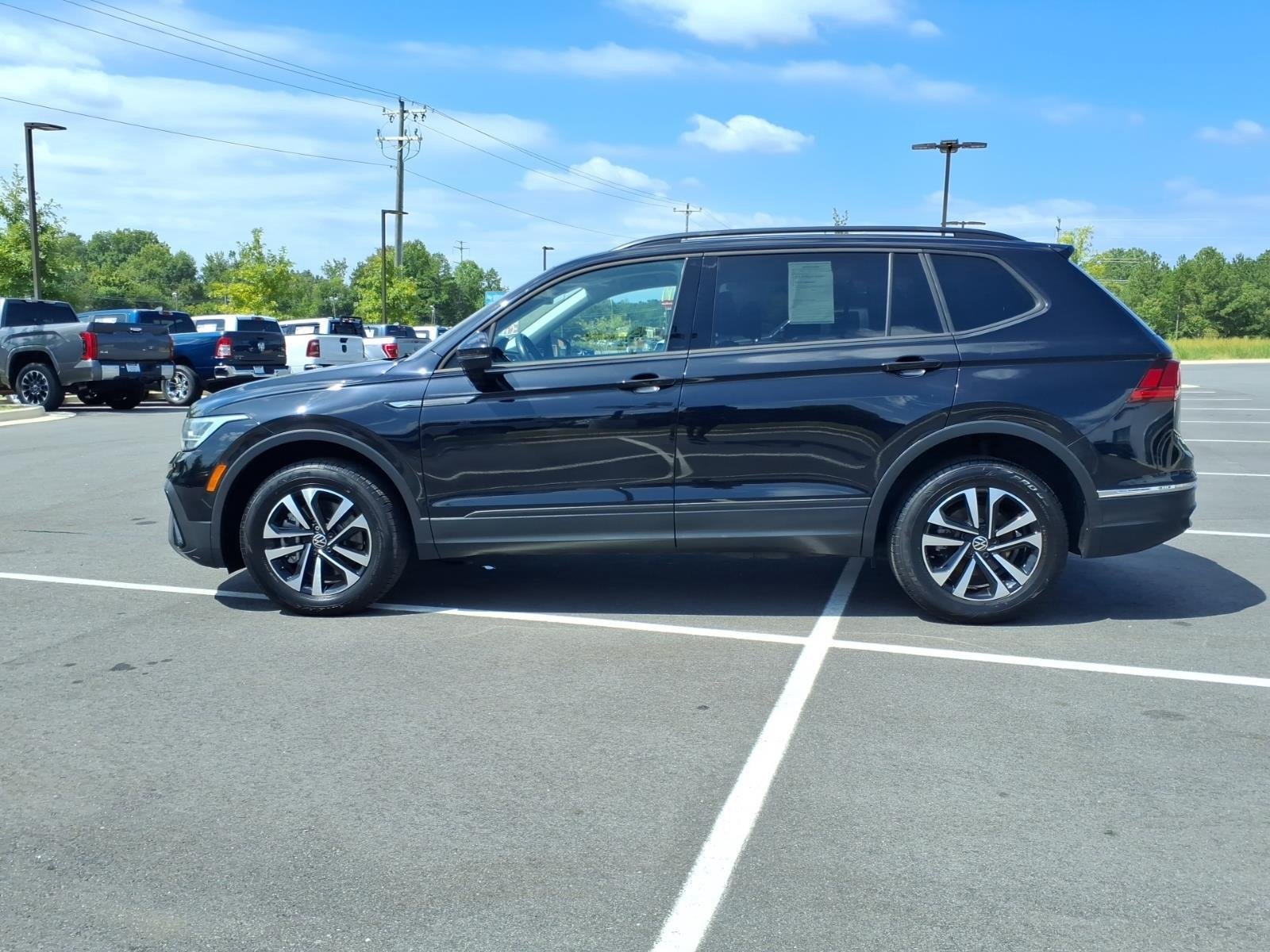 Used 2023  Volkswagen S image 3