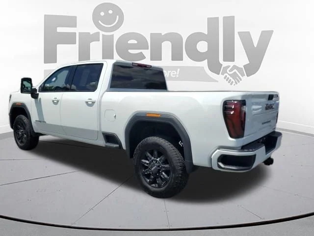 Used 2025 White GMC AT4 image 3