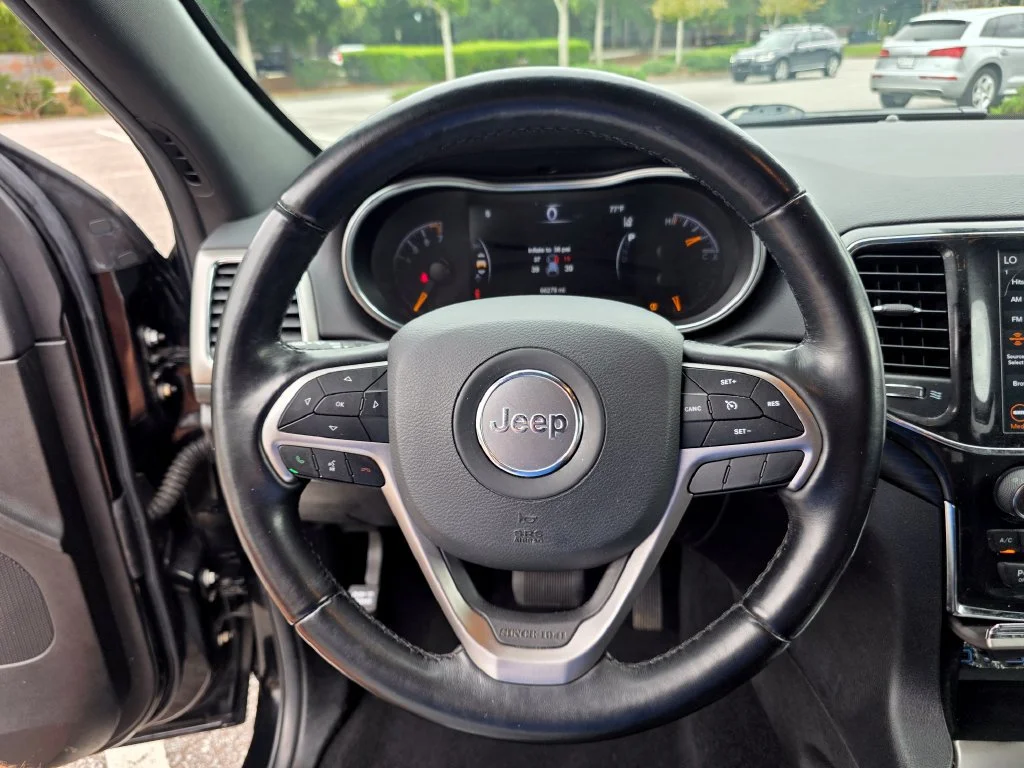 Used 2021  Jeep Laredo X image 19