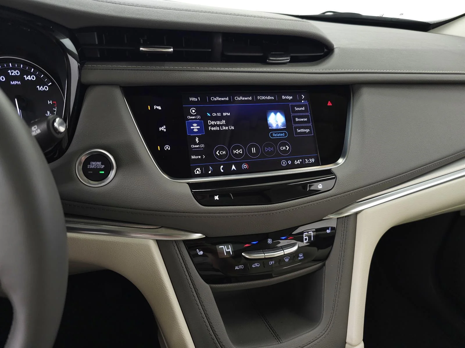 Used 2025 White Cadillac Premium Luxury image 27
