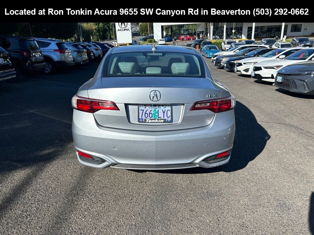 Used 2017 Lunar Silver Metallic Acura Technology Plus image 5