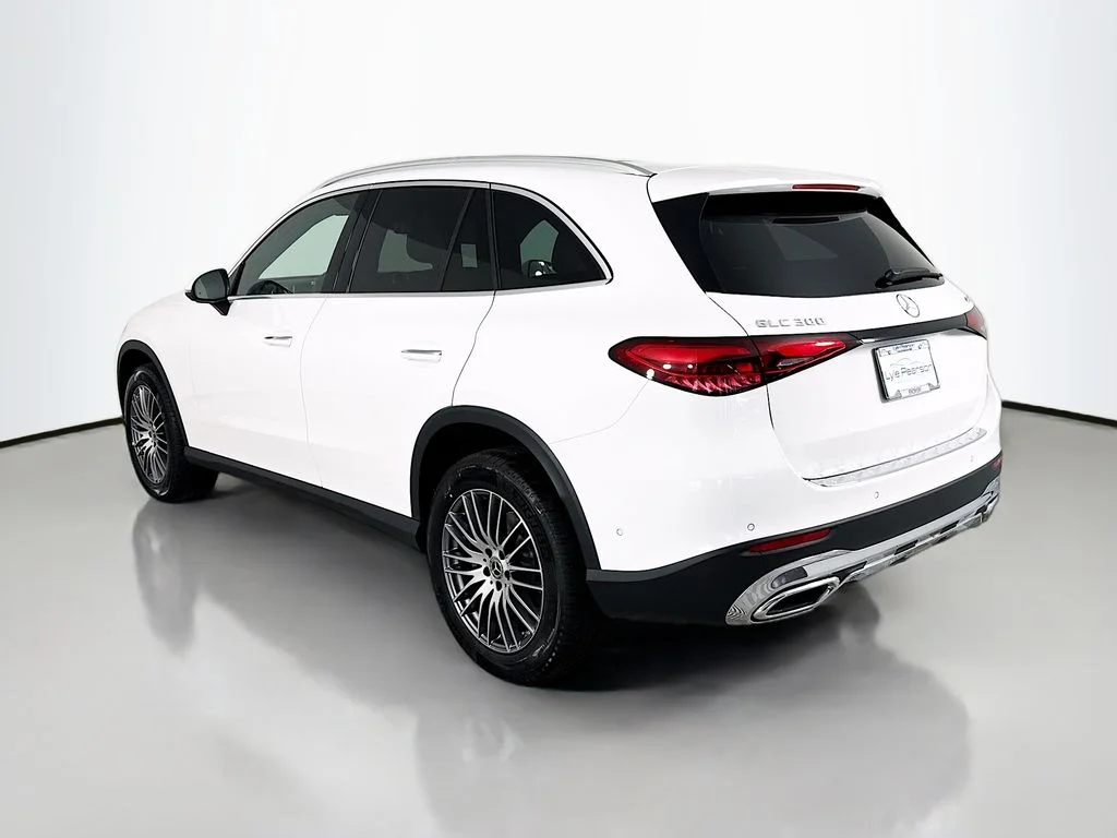 New 2026 Polar White Mercedes-Benz GLC 300 image 3