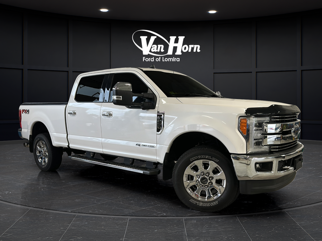 Used 2019 White Platinum Clearcoat Metallic Ford Lariat image 1