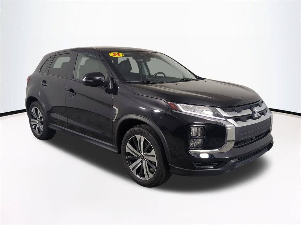 Used 2024  Mitsubishi 2.0 ES image 2