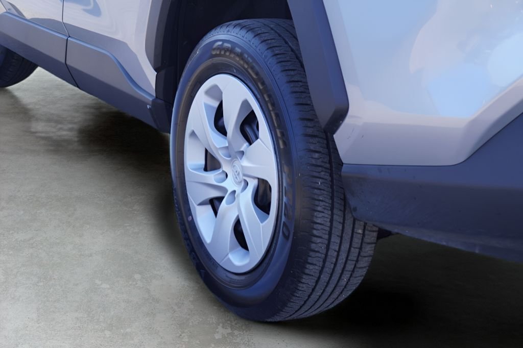 Used 2025 Silver Sky Metallic Toyota LE image 7