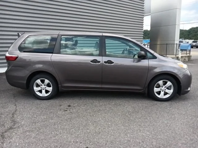 Used 2015 Toyota Sienna L with VIN 5TDZK3DC4FS558270 for sale in Fort Payne, AL