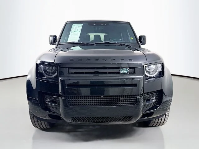 Used 2023 Black Land Rover X-Dynamic SE image 2