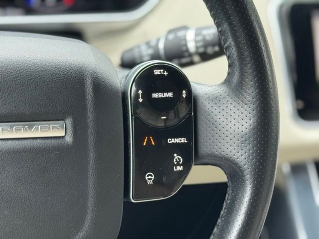 Used 2018 Yulong White Metallic Land Rover HSE image 24
