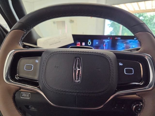 Used 2025 White Lincoln Black Label image 29