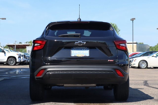 2024 Chevrolet Trax photo 2