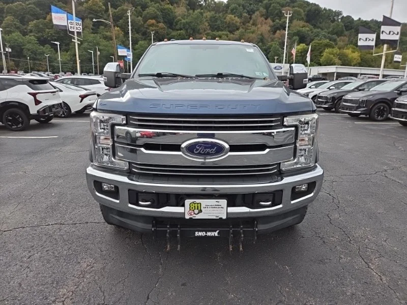 Used 2017  Ford Lariat image 2