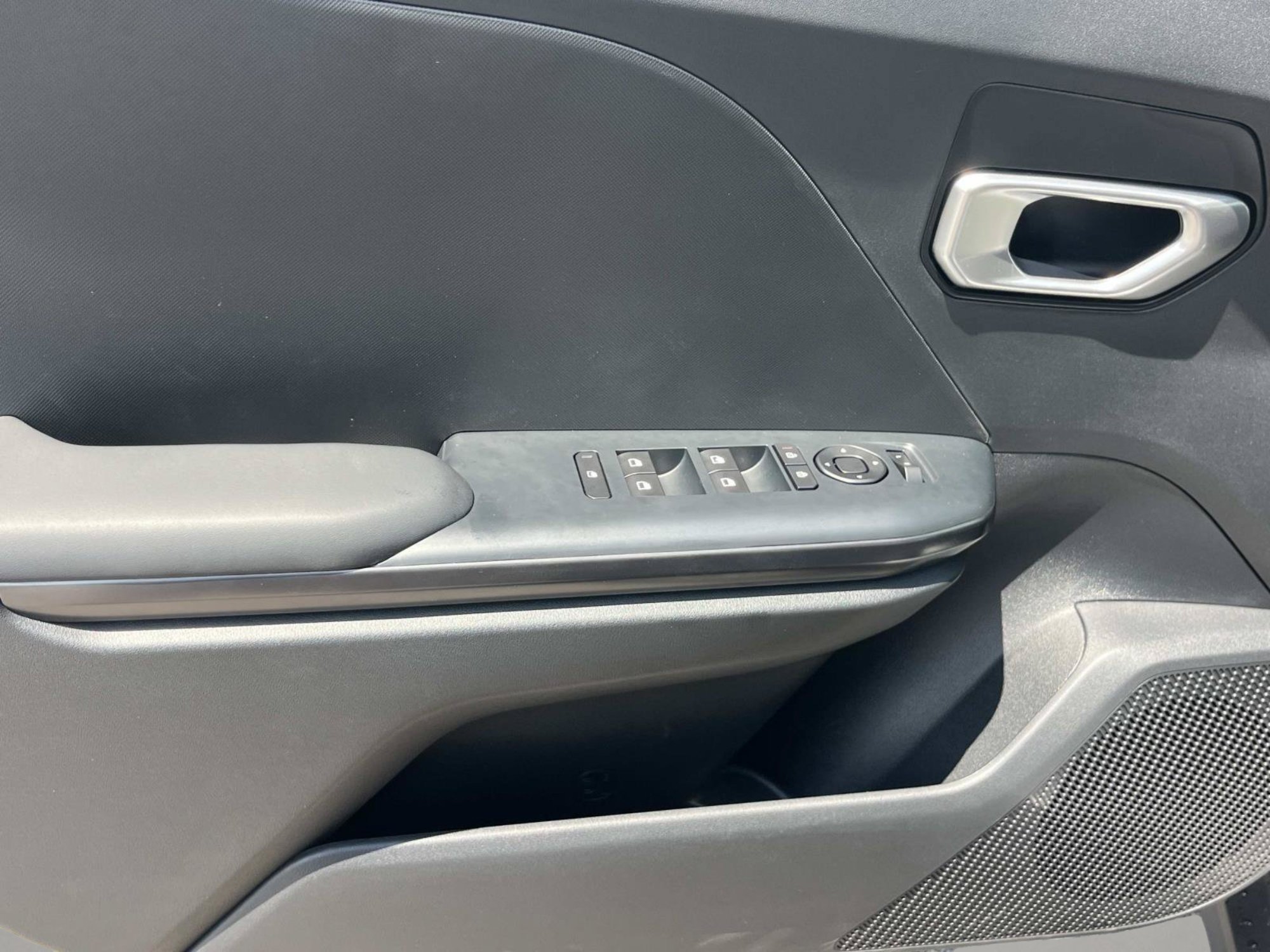 New 2026 Steel Gray Kia LXS image 20