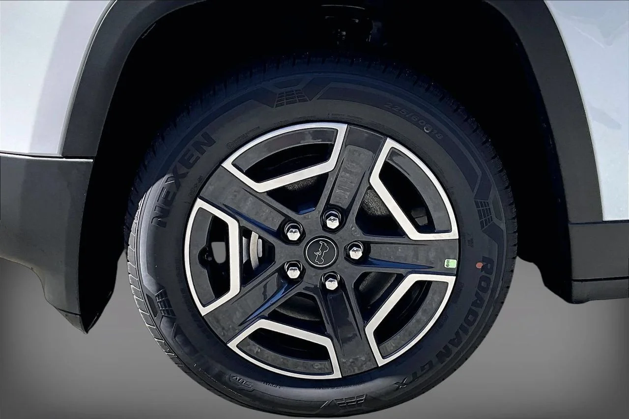 New 2026 Bright White Clearcoat Jeep Laredo image 29