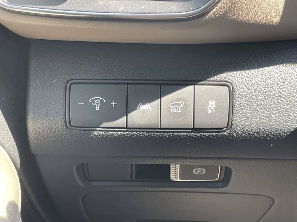 Certified Used 2023 White Hyundai SEL image 27