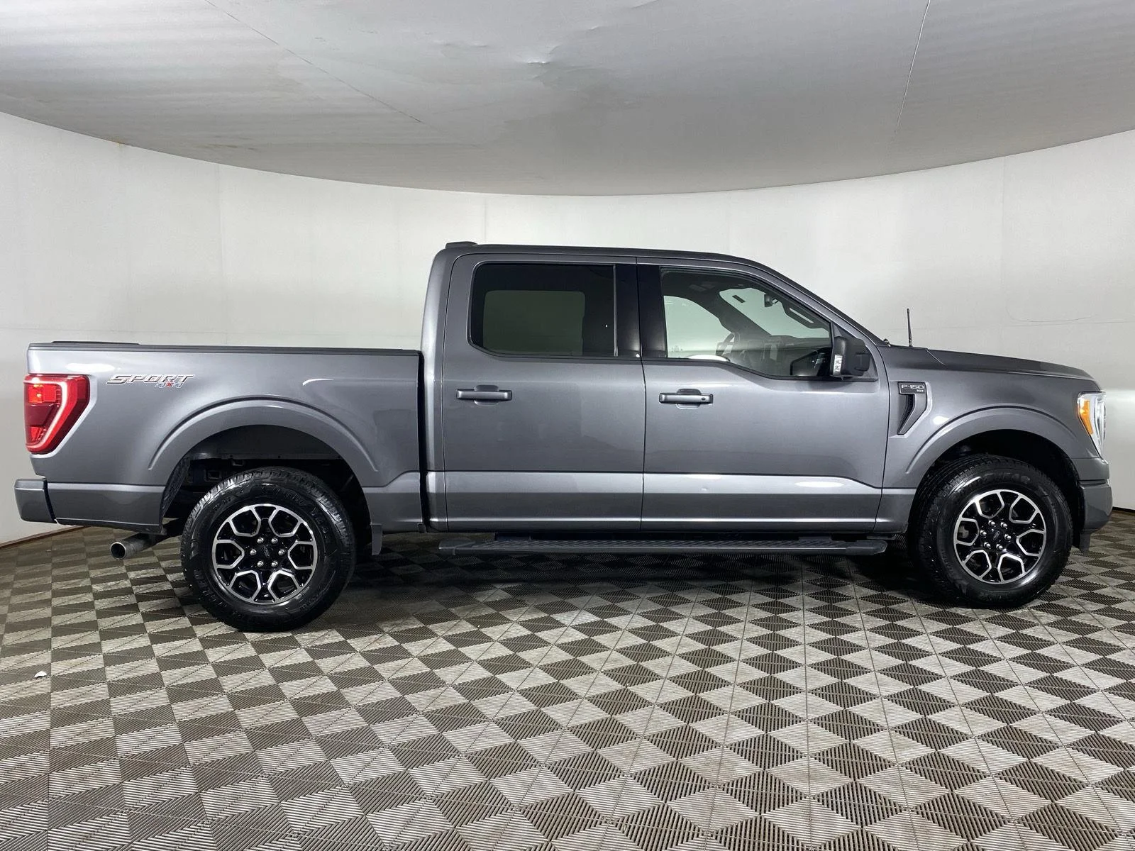 Used 2022 Carbonized Gray Ford XLT image 8