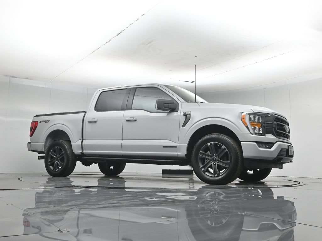 Used 2023 White Ford XLT image 3