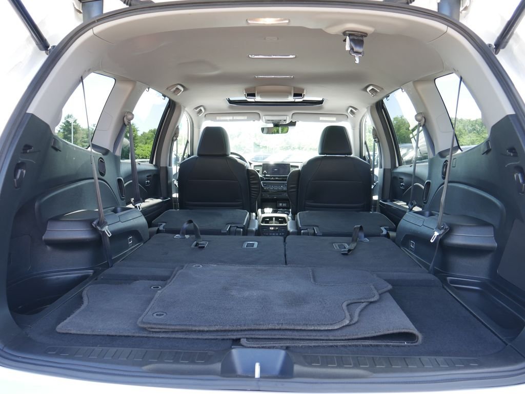 Used 2022 White Honda Touring image 14