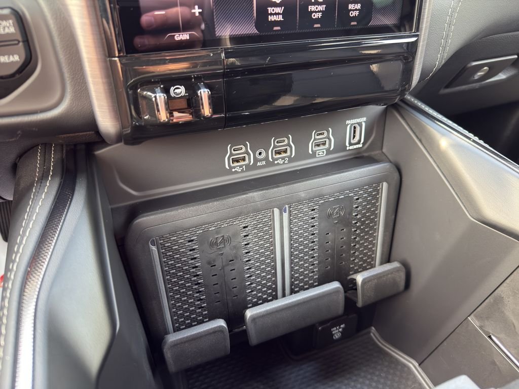 Used 2025 Diamond Black Crystal Pearlcoat Ram Power Wagon image 25