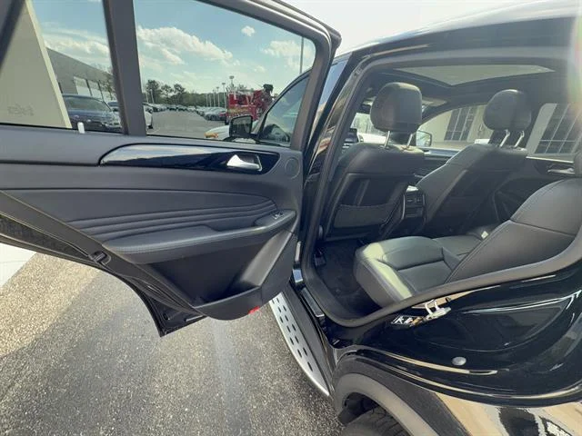 Used 2019 Black Mercedes-Benz AMG® GLE 43 image 23