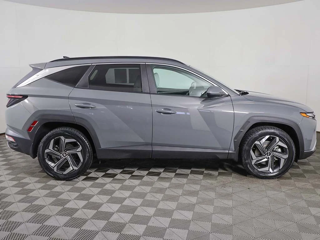 Used 2024 Gray Hyundai SEL image 18