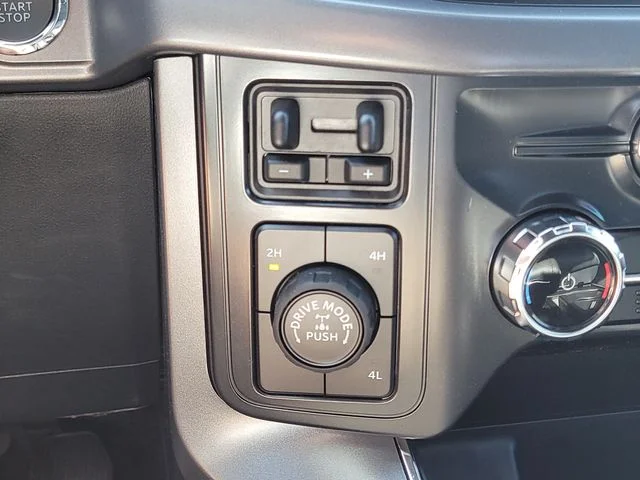 New 2026 Silver Metallic Ford XLT image 29