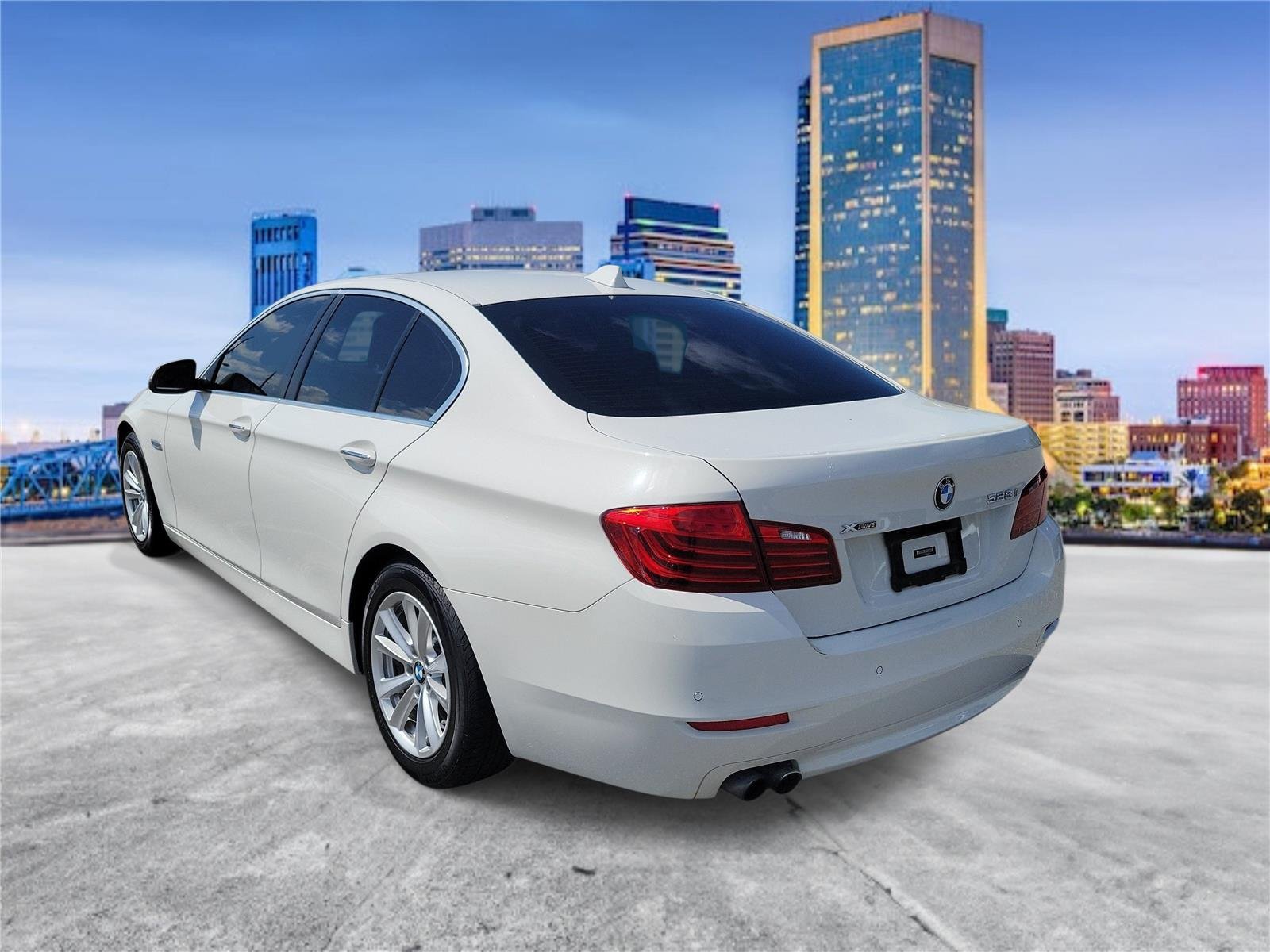 Used 2015  BMW 528I XDRIVE image 2