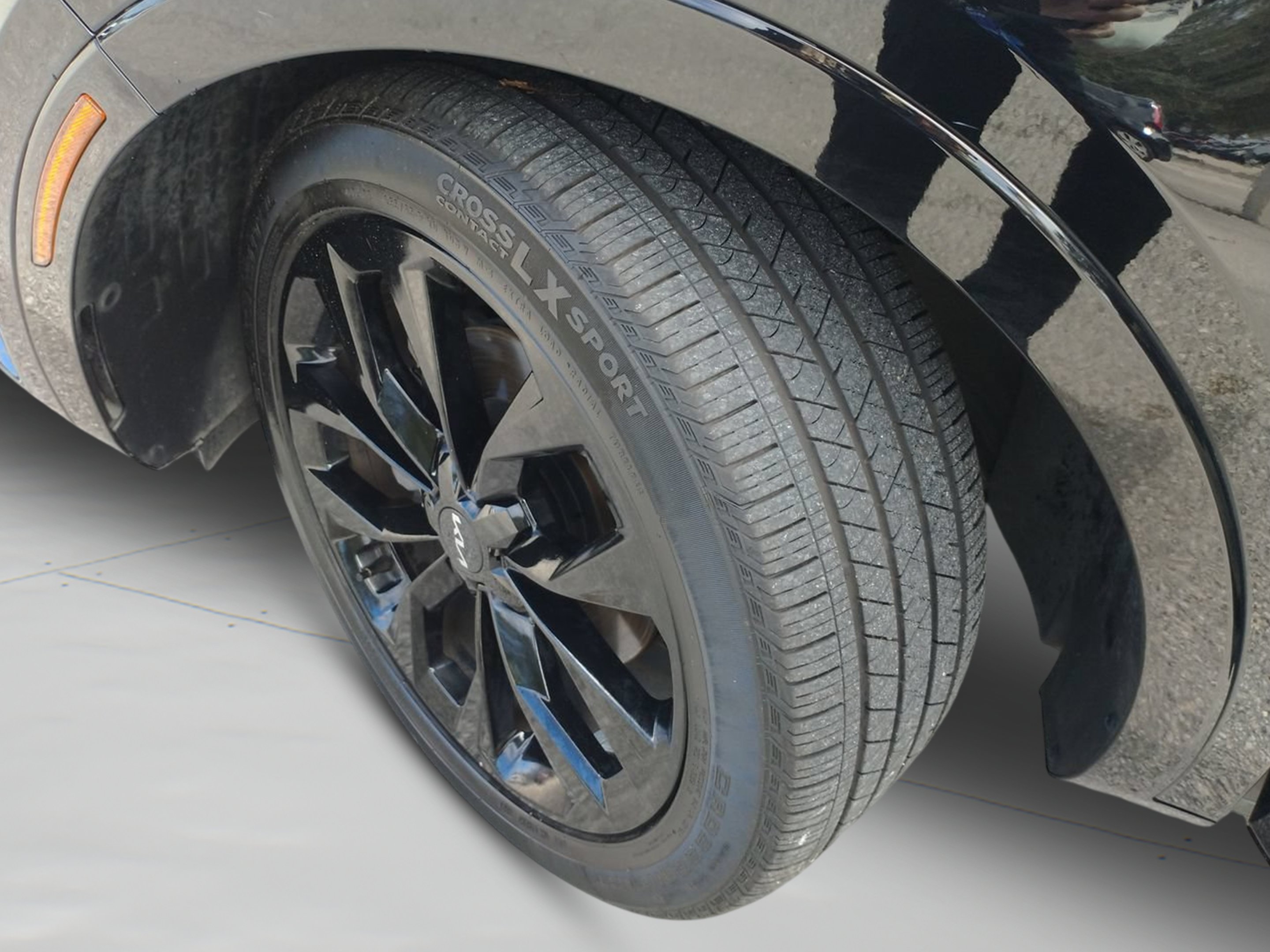 Used 2022 Ebony Black Kia SX image 38