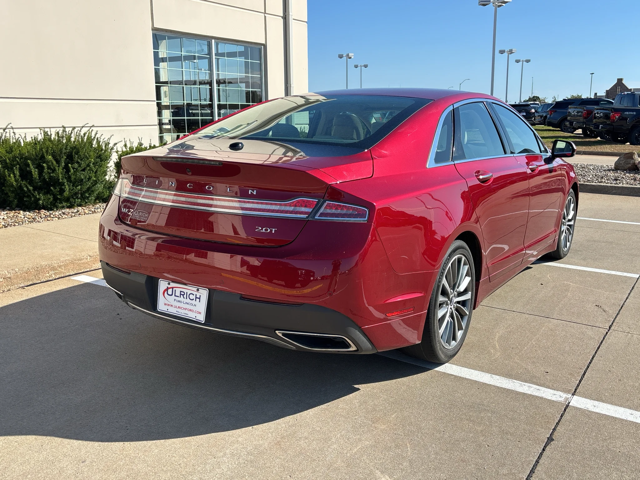 Used 2017 Ruby Red Metallic Tinted Clearcoat Lincoln Select image 9