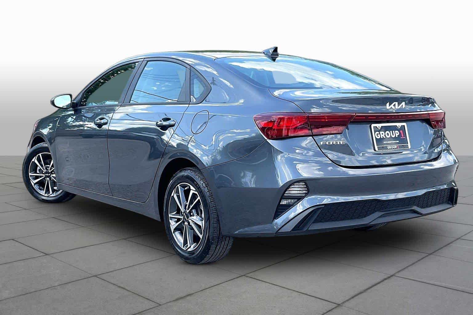 Used 2024 Gravity Gray Kia LXS image 12