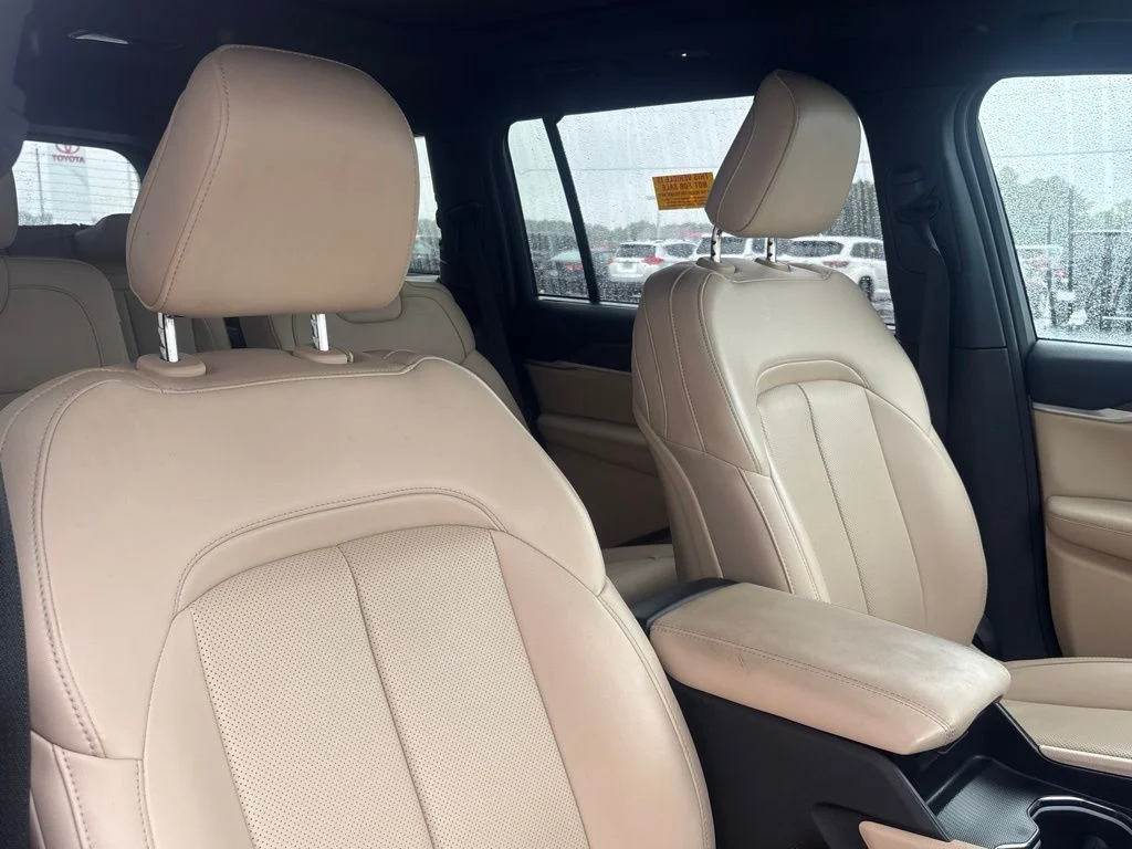 Used 2024 Gray Jeep Limited image 22
