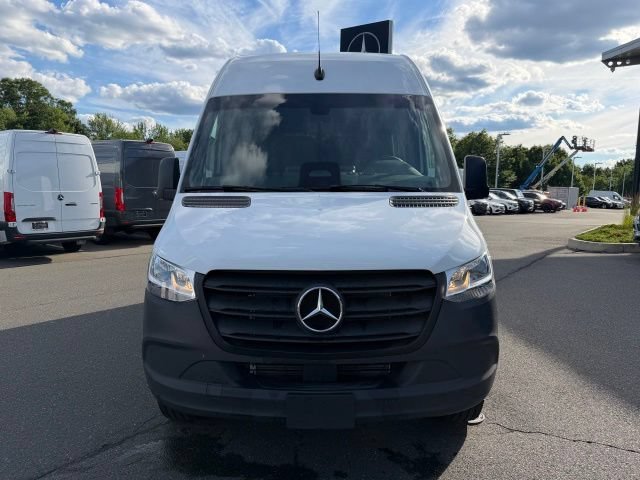 New 2026 Arctic White Mercedes-Benz Cargo 144 WB image 22