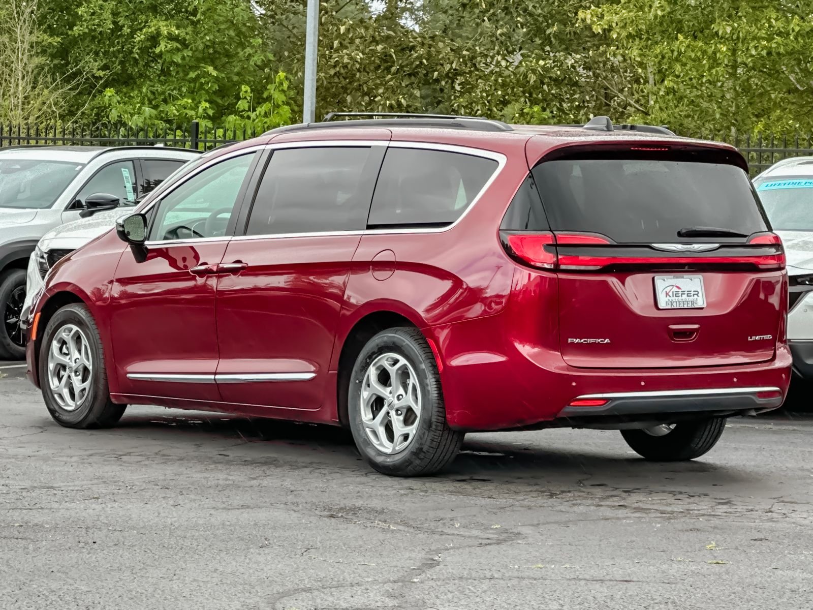 Used 2023 Red Chrysler Limited image 5