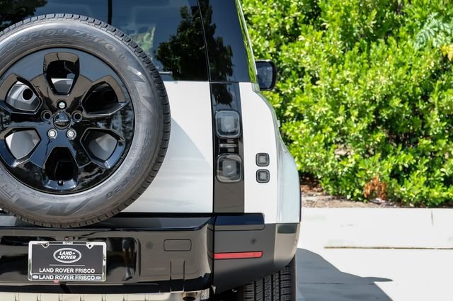 New 2026 Fuji White Land Rover S image 59