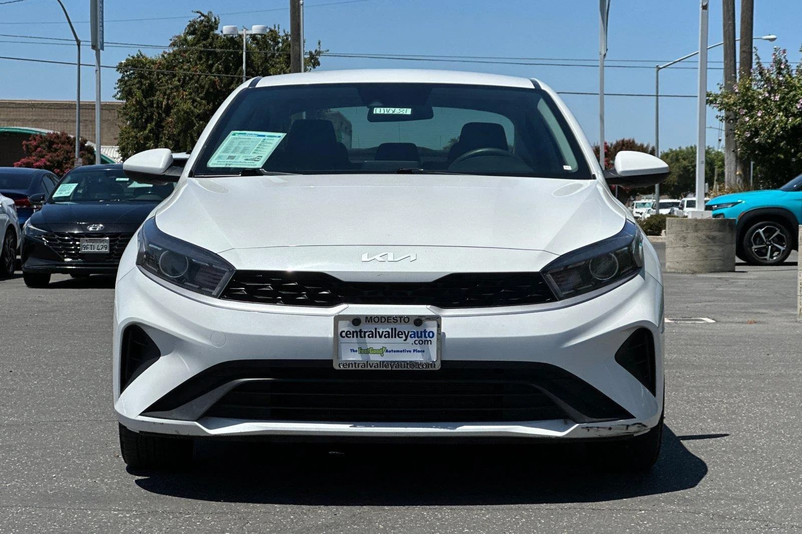 Used 2023 Snow White Pearl Kia LXS image 9