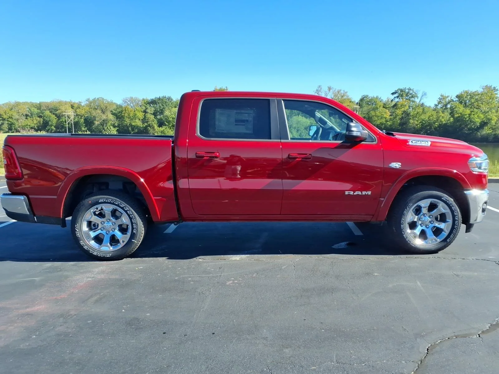 New 2027 Molten Red Pearl-Coat Exterior Paint RAM Big Horn image 16