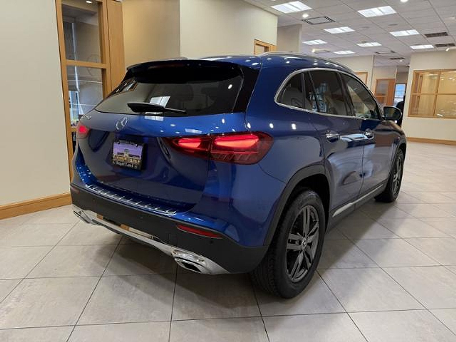 Certified Used 2025 Starling Blue Metallic Mercedes-Benz 4MATIC® image 5