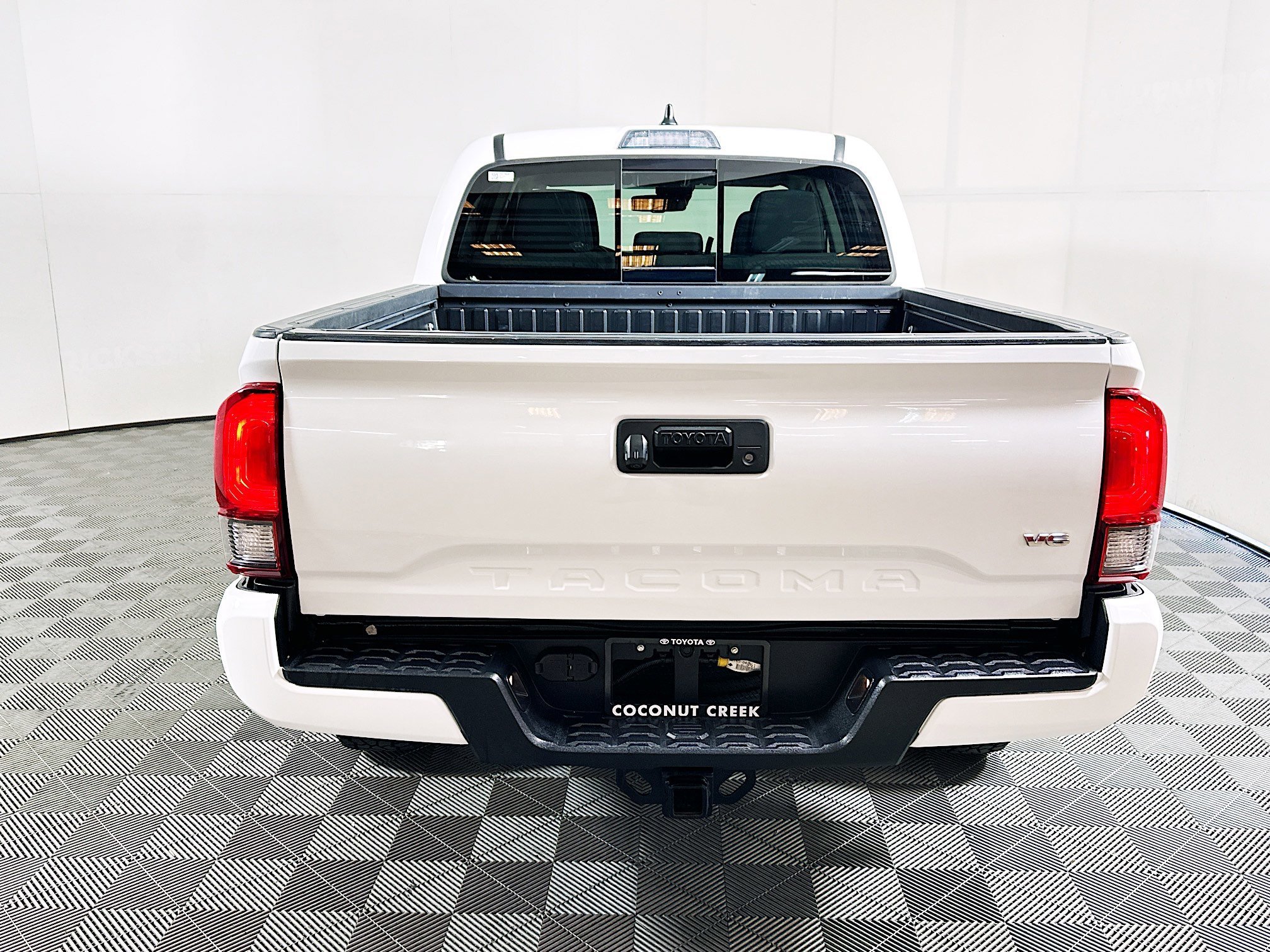 2022 Toyota Tacoma thumbnail 6