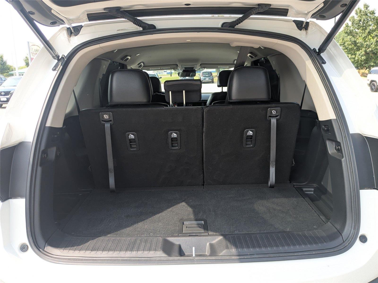 Used 2023 Platinum White Pearl Honda EX-L 7 Passenger image 12