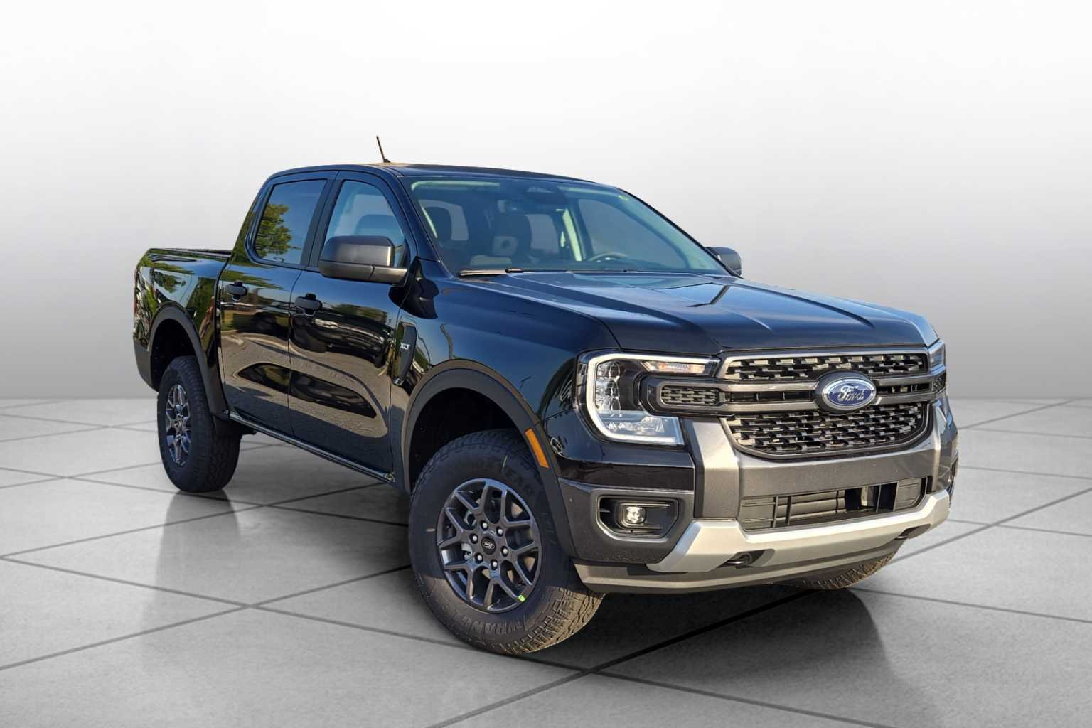 New 2026 Shadow Black Ford XLT image 2