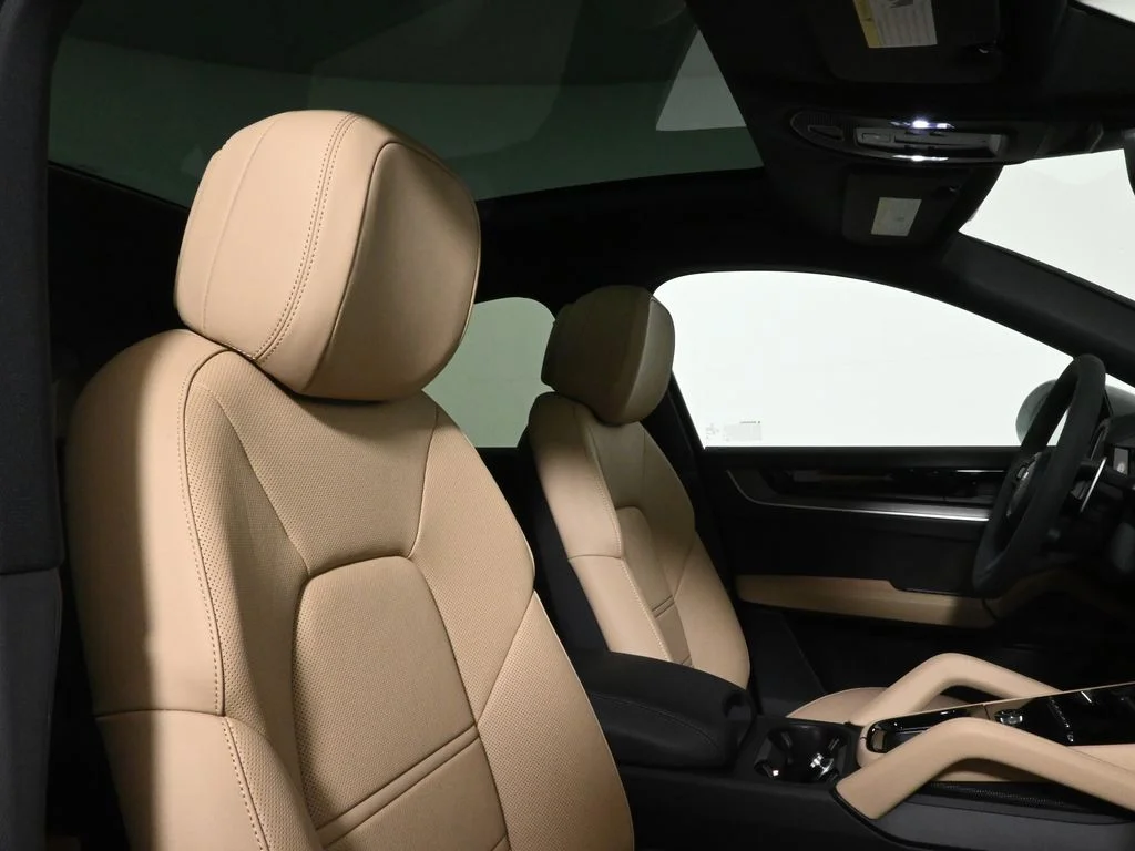 Certified Used 2026 White Porsche  image 38