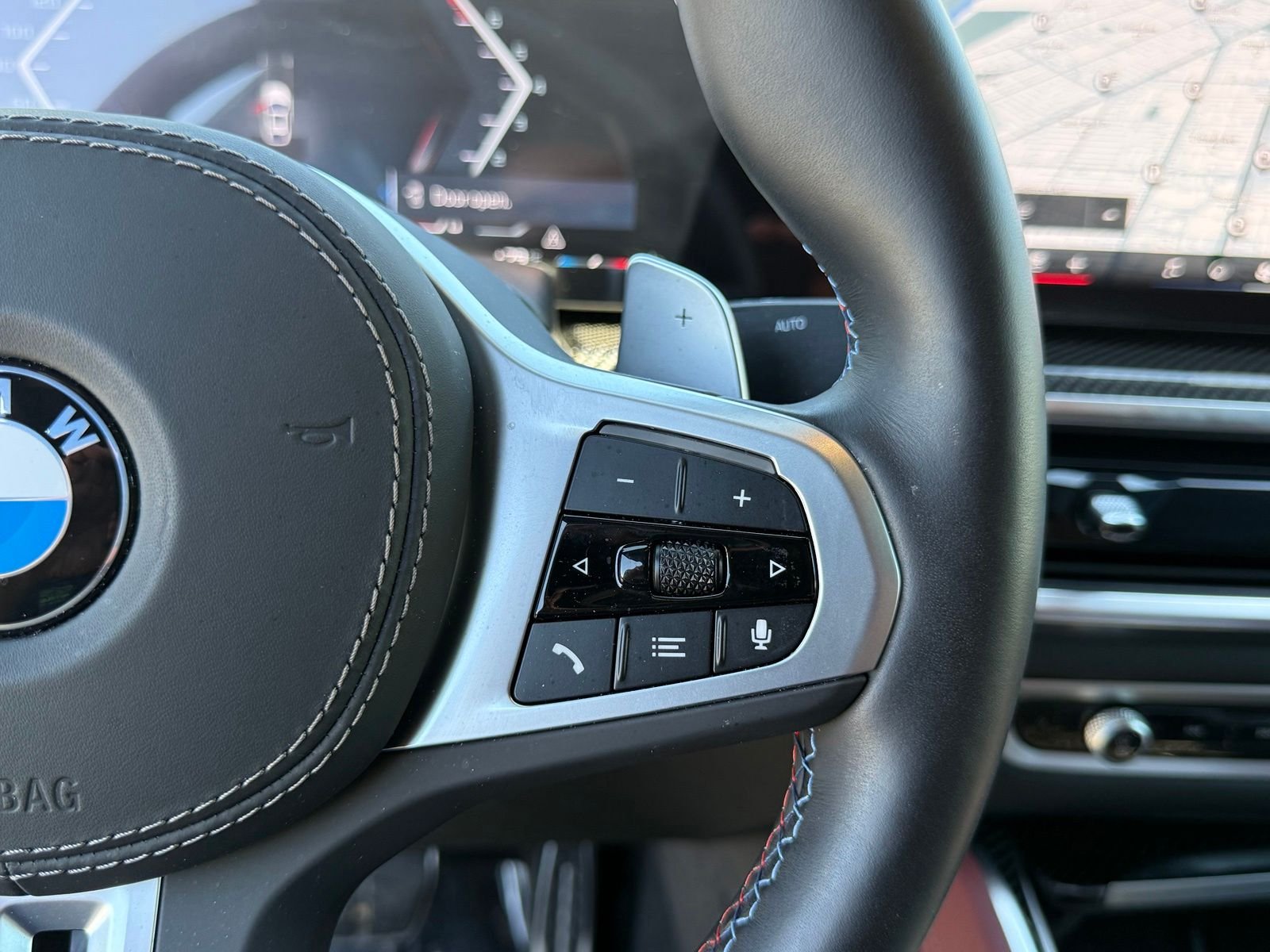 Used 2026 Alpine White BMW M60i image 26