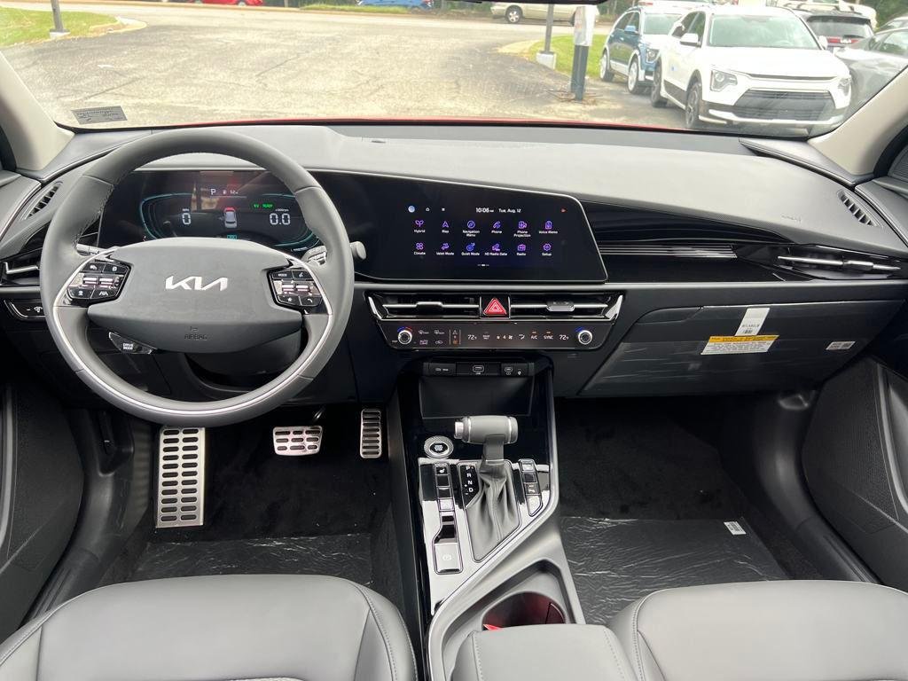 2025 Kia Niro EX Touring - Photo 29