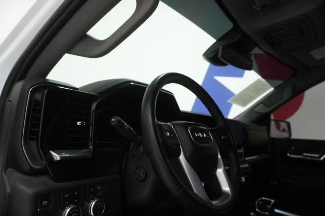Used 2024 INTERSTELLAR WHITE GMC SLT image 21