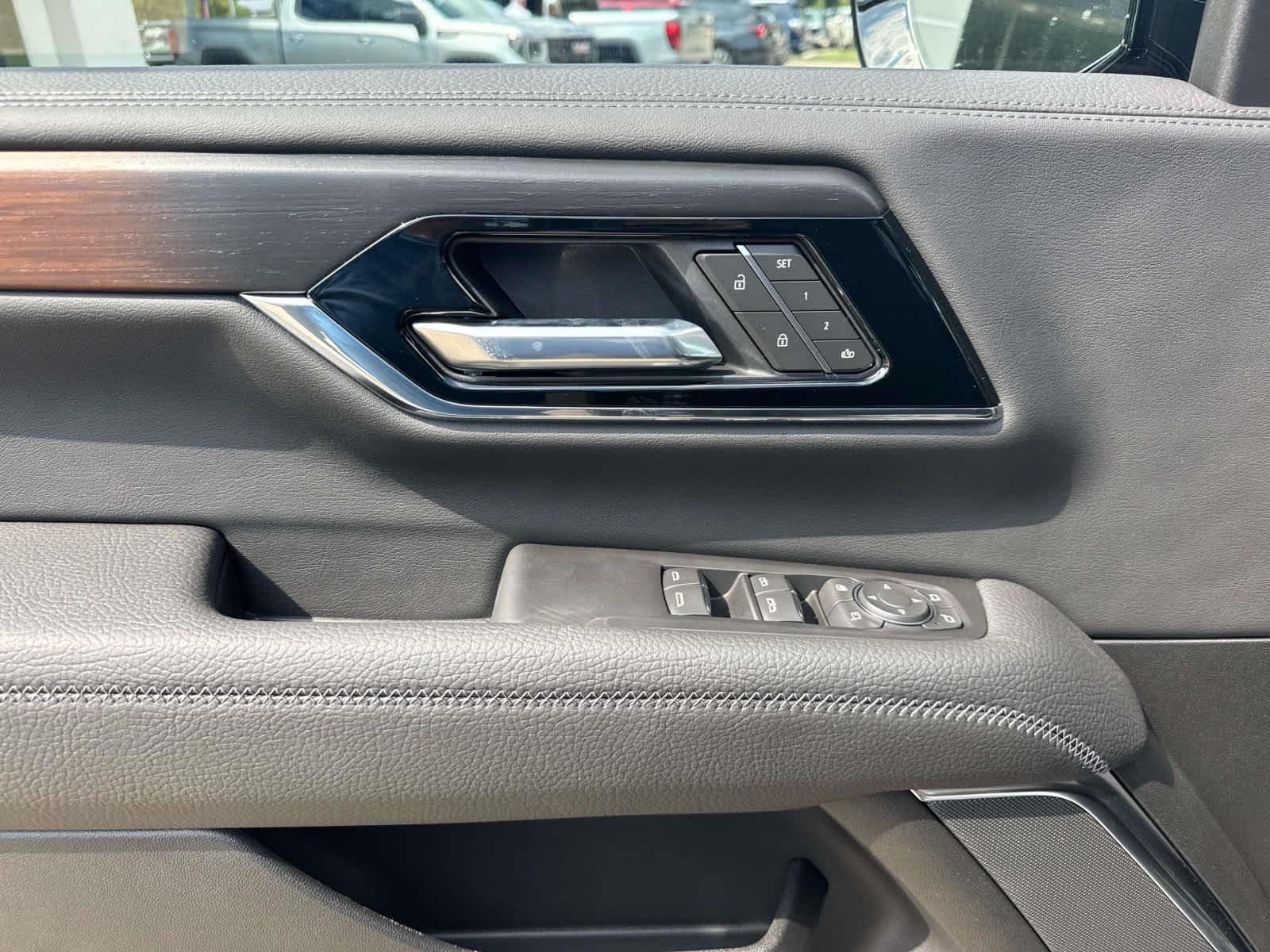 2027 GMC Yukon Denali - Photo 13