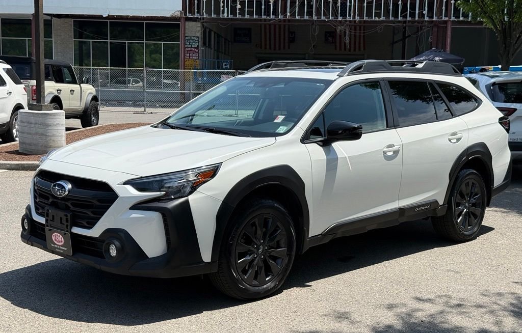 Used 2024 White Subaru Onyx Edition XT image 1